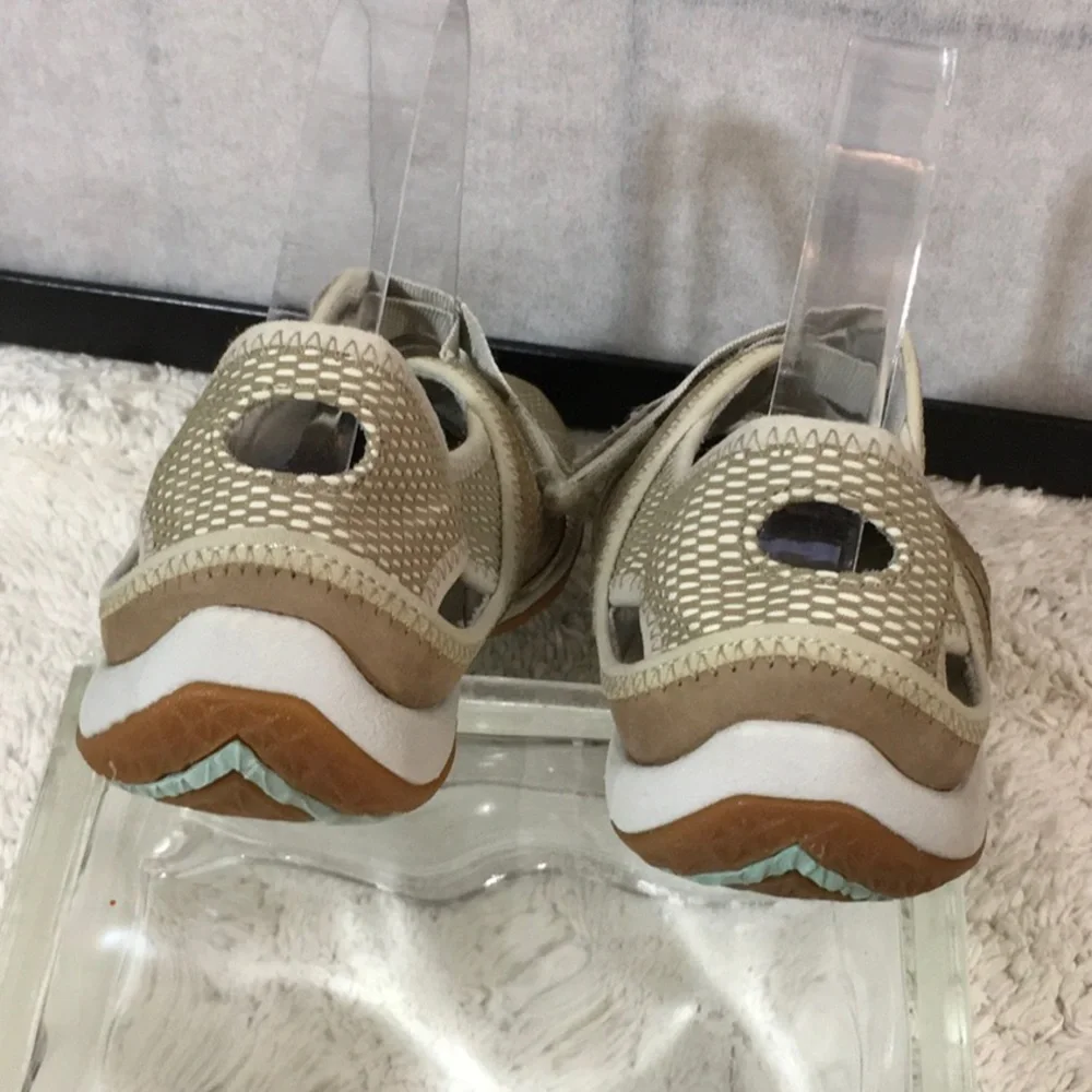 Merrell quilted athletic shoes